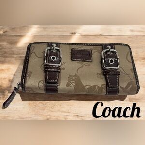 Coach Zoe Brown Horse & Carriage Canvas & Leather Zip Wallet 7.5”x 4”x 1” EUC